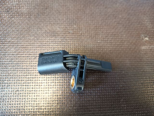 bontott VW GOLF V Fordulatszámmérő