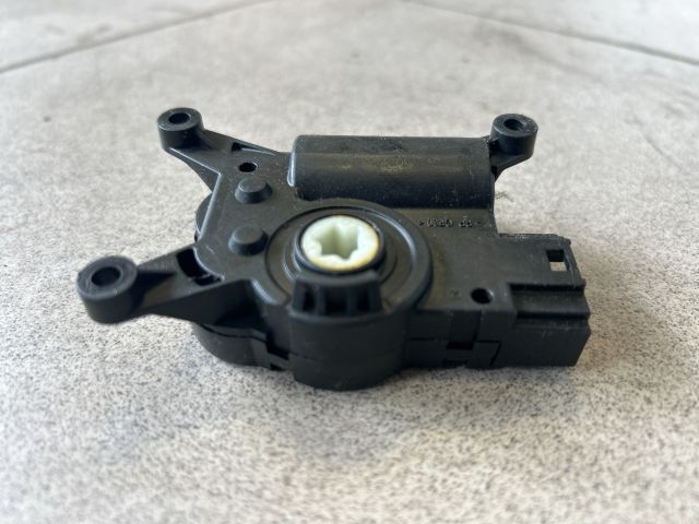 bontott VW GOLF V Fűtés Állító Motor