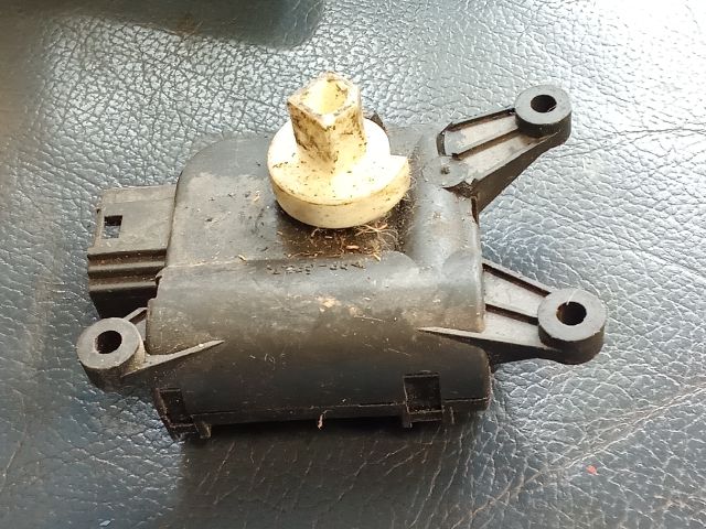 bontott VW GOLF V Fűtés Állító Motor