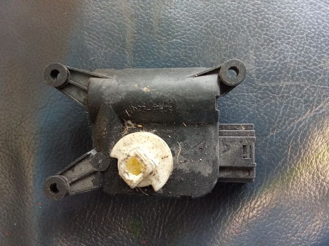 bontott VW GOLF V Fűtés Állító Motor