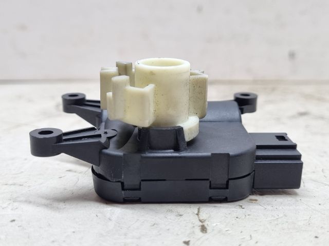 bontott VW GOLF V Fűtés Állító Motor