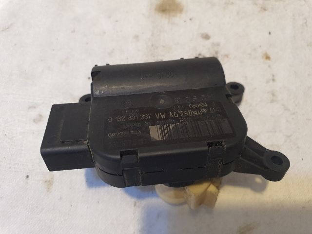 bontott VW GOLF V Fűtés Állító Motor