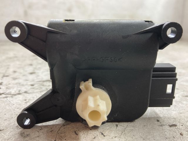 bontott VW GOLF V Fűtés Állító Motor