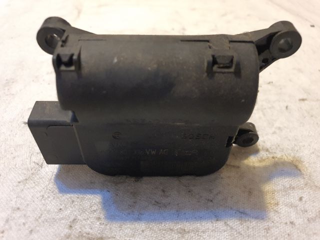 bontott VW GOLF V Fűtés Állító Motor