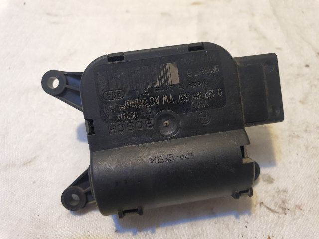 bontott VW GOLF V Fűtés Állító Motor