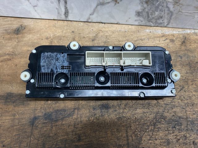 bontott VW GOLF V Fűtéskapcsoló (digit klímás)