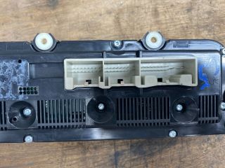 bontott VW GOLF V Fűtéskapcsoló (digit klímás)