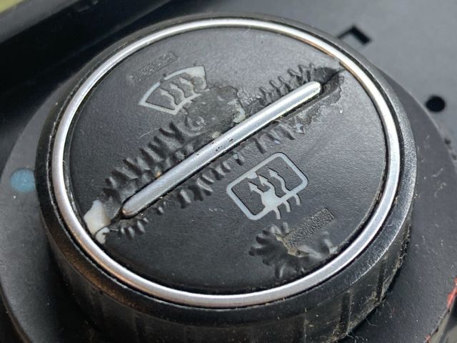 bontott VW GOLF V Fűtéskapcsoló (digit klímás)