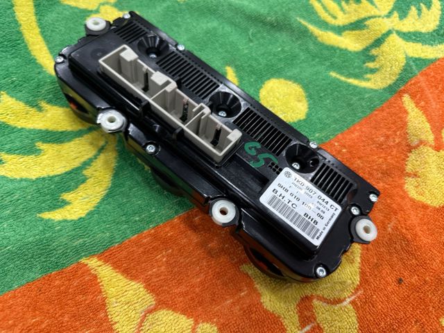 bontott VW GOLF V Fűtéskapcsoló (digit klímás)