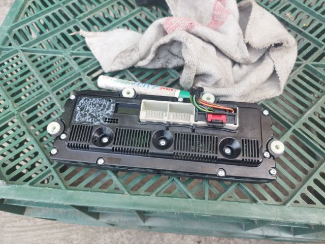 bontott VW GOLF V Fűtéskapcsoló (digit klímás)