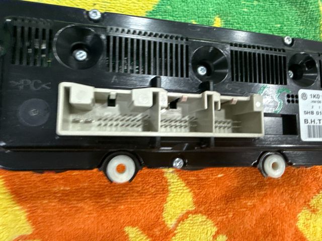 bontott VW GOLF V Fűtéskapcsoló (digit klímás)