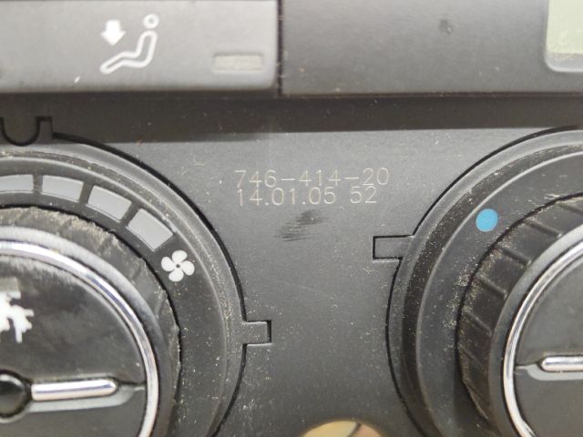 bontott VW GOLF V Fűtéskapcsoló (digit klímás)