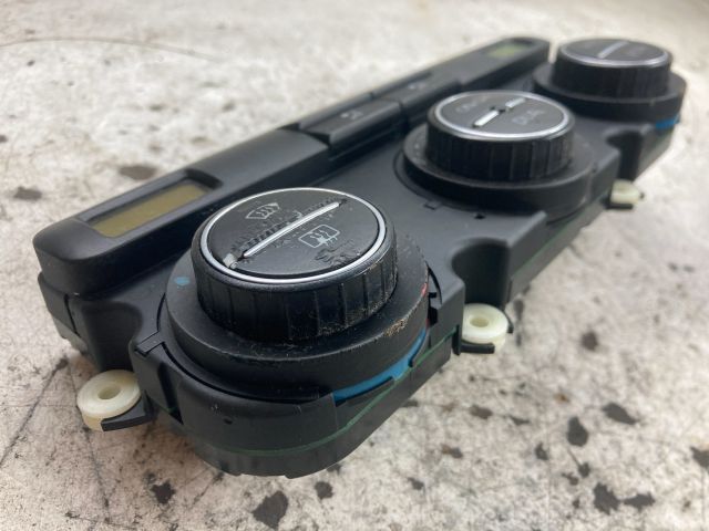 bontott VW GOLF V Fűtéskapcsoló (digit klímás)