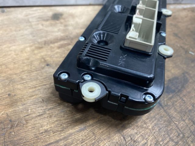 bontott VW GOLF V Fűtéskapcsoló (digit klímás)