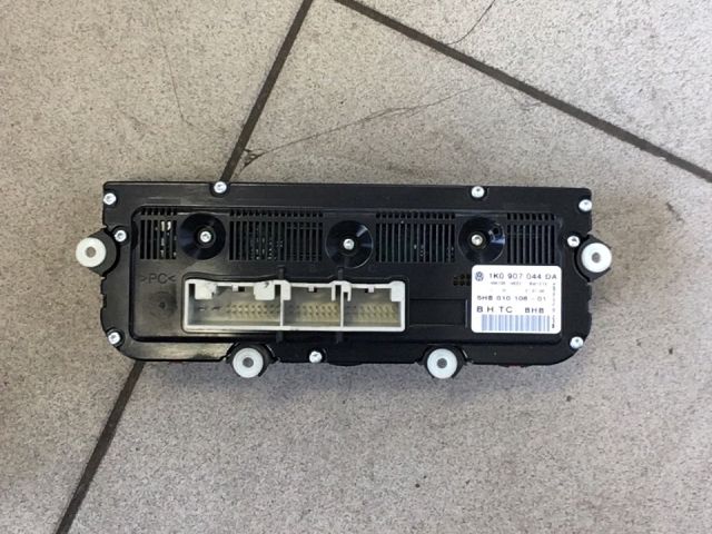 bontott VW GOLF V Fűtéskapcsoló (digit klímás)