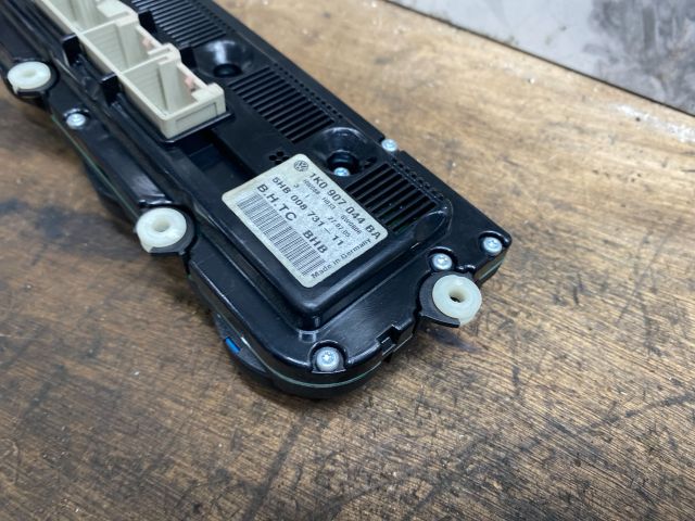 bontott VW GOLF V Fűtéskapcsoló (digit klímás)