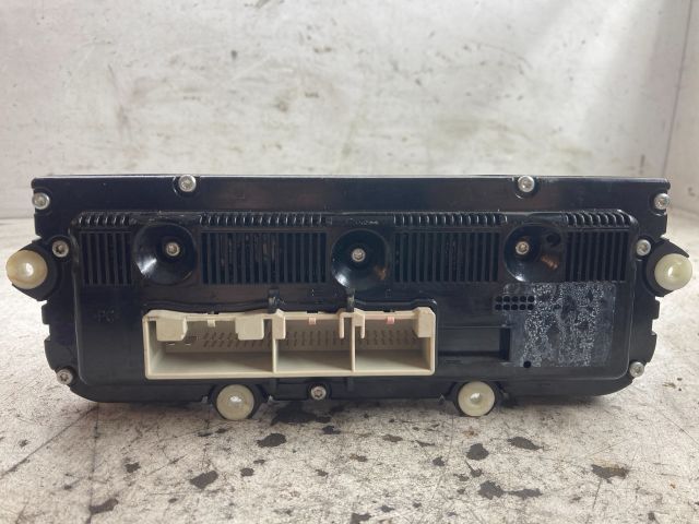 bontott VW GOLF V Fűtéskapcsoló (digit klímás)