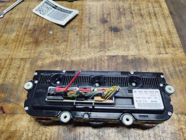 bontott VW GOLF V Fűtéskapcsoló (digit klímás)