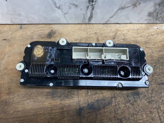 bontott VW GOLF V Fűtéskapcsoló (digit klímás)