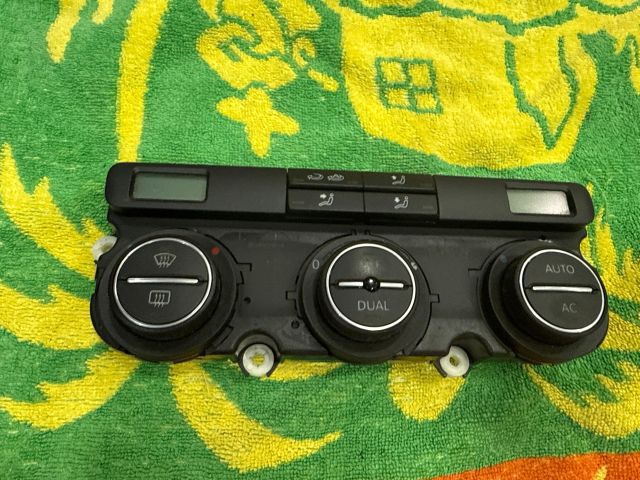 bontott VW GOLF V Fűtéskapcsoló (digit klímás)