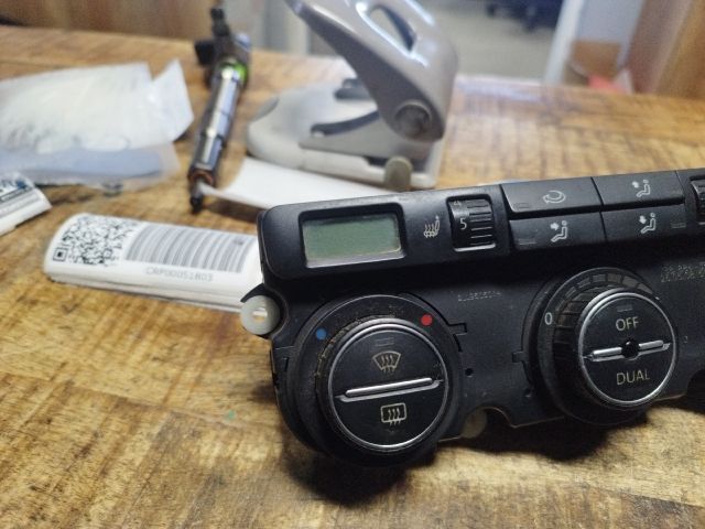 bontott VW GOLF V Fűtéskapcsoló (digit klímás)