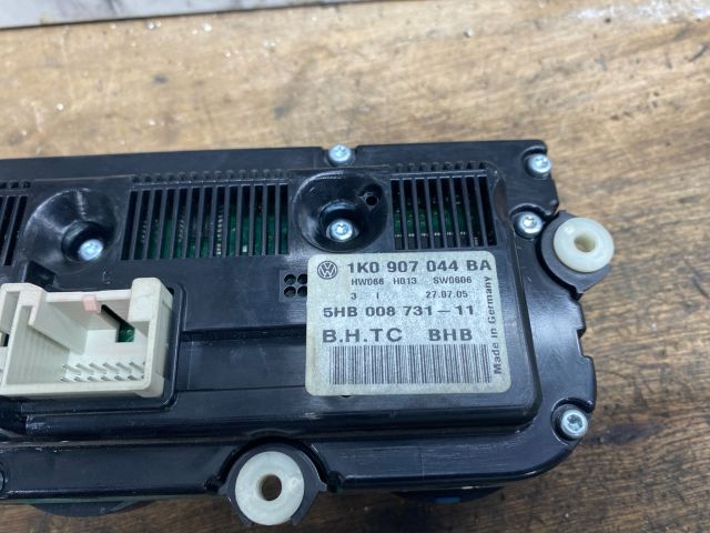 bontott VW GOLF V Fűtéskapcsoló (digit klímás)