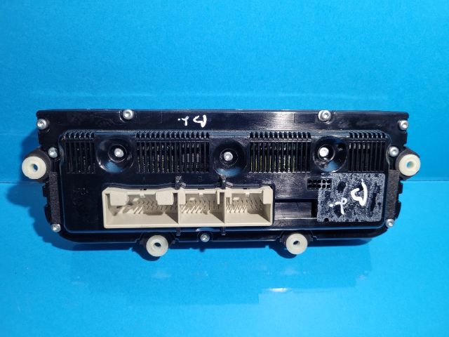 bontott VW GOLF V Fűtéskapcsoló (digit klímás)