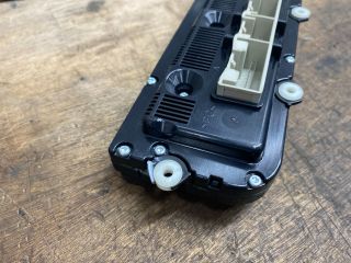 bontott VW GOLF V Fűtéskapcsoló (digit klímás)