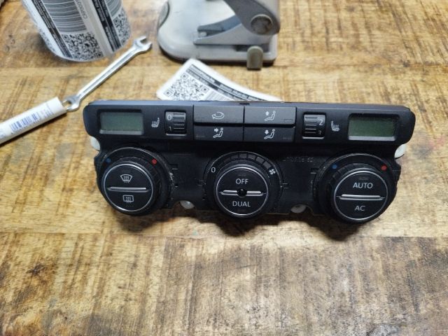 bontott VW GOLF V Fűtéskapcsoló (digit klímás)