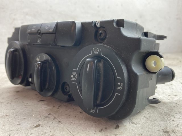 bontott VW GOLF V Fűtéskapcsoló (manuális klímás)