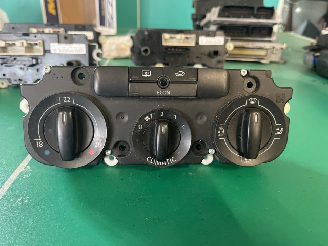 bontott VW GOLF V Fűtéskapcsoló (manuális klímás)