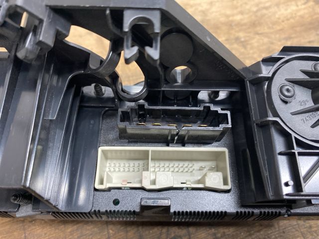 bontott VW GOLF V Fűtéskapcsoló (manuális klímás)