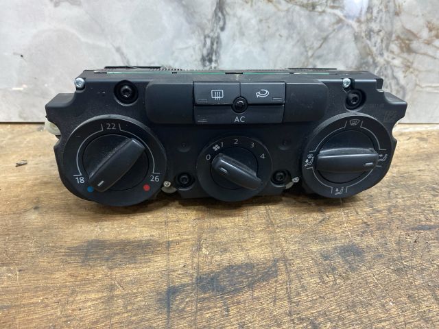 bontott VW GOLF V Fűtéskapcsoló (manuális klímás)