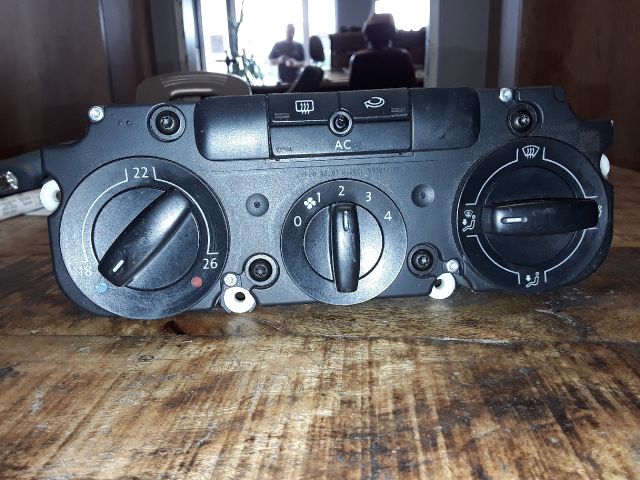 bontott VW GOLF V Fűtéskapcsoló (manuális klímás)