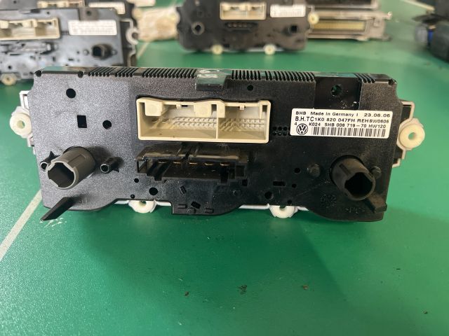 bontott VW GOLF V Fűtéskapcsoló (manuális klímás)