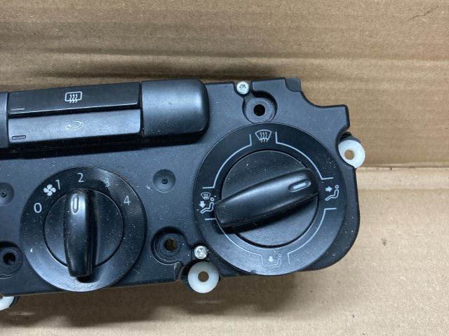 bontott VW GOLF V Fűtéskapcsoló (Nem klímás)