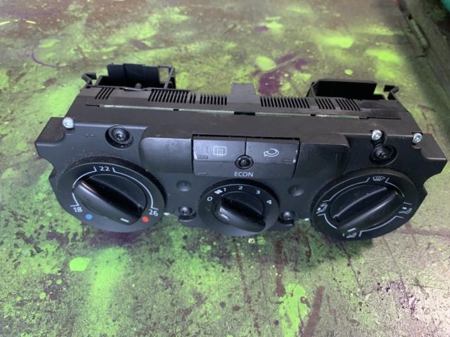 bontott VW GOLF V Fűtéskapcsoló (Nem klímás)