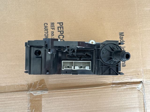 bontott VW GOLF V Fűtéskapcsoló