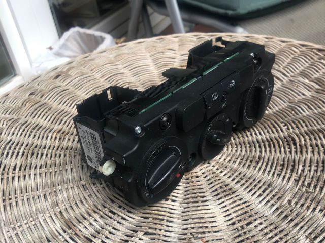 bontott VW GOLF V Fűtéskapcsoló