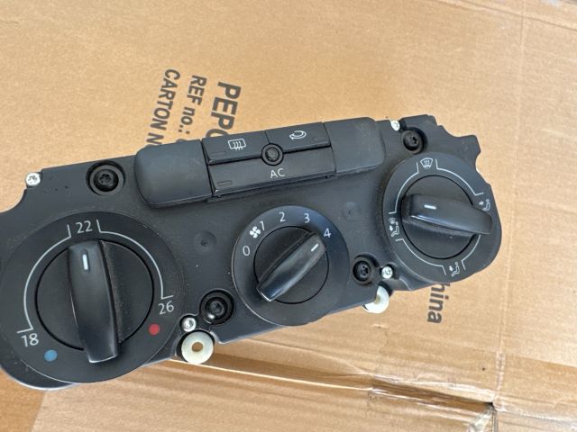 bontott VW GOLF V Fűtéskapcsoló