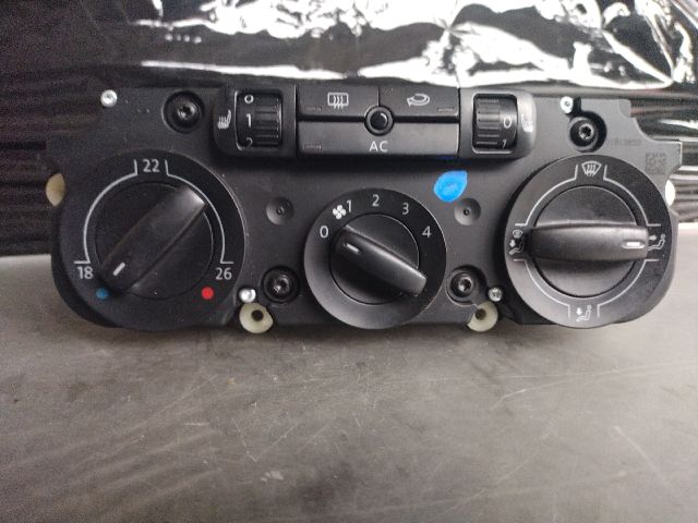 bontott VW GOLF V Fűtéskapcsoló