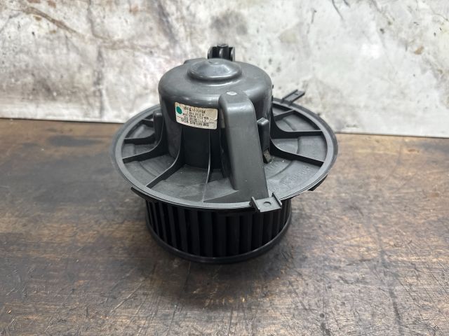 bontott VW GOLF V Fűtőmotor (Klímás)