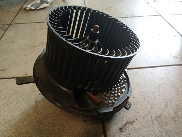 bontott VW GOLF V Fűtőmotor (Klímás)