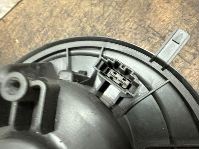 bontott VW GOLF V Fűtőmotor (Klímás)