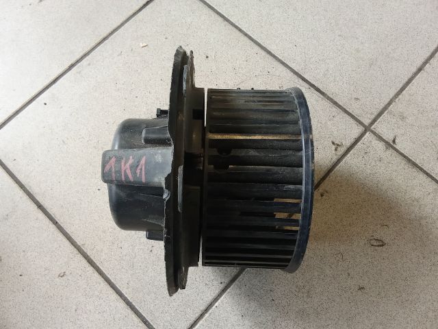 bontott VW GOLF V Fűtőmotor (Nem klímás)