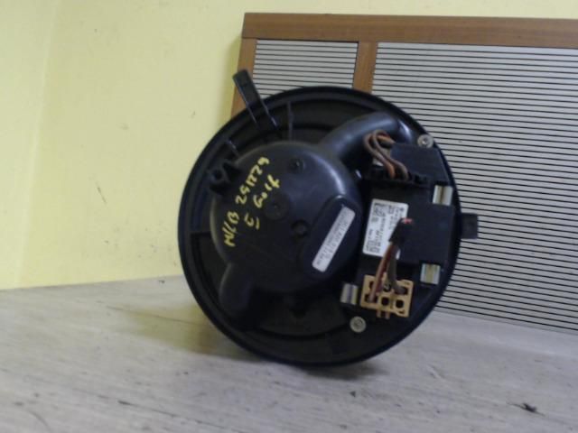 bontott VW GOLF V Fűtőmotor (Nem klímás)