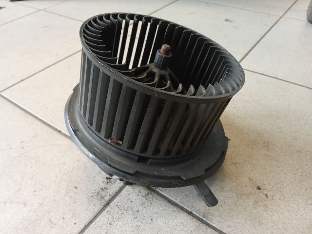 bontott VW GOLF V Fűtőmotor (Nem klímás)