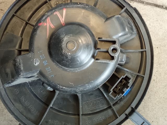 bontott VW GOLF V Fűtőmotor (Nem klímás)