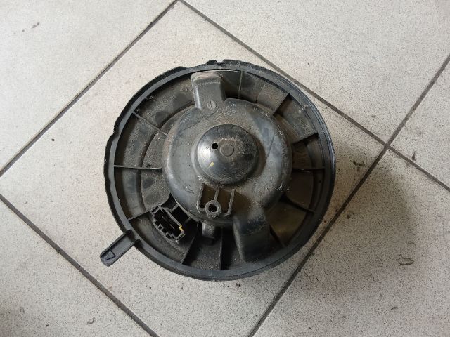 bontott VW GOLF V Fűtőmotor (Nem klímás)