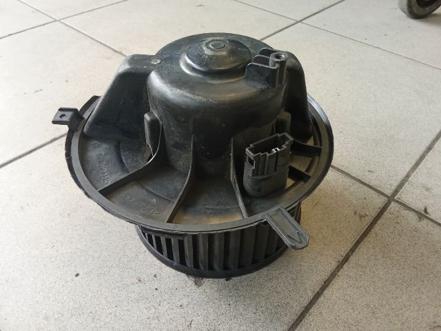 bontott VW GOLF V Fűtőmotor (Nem klímás)